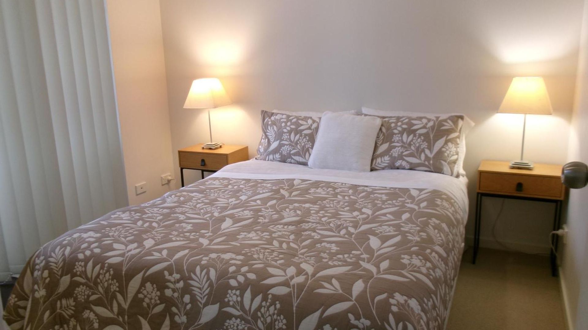 Merivale In South Two Beds Two Baths One Parking *