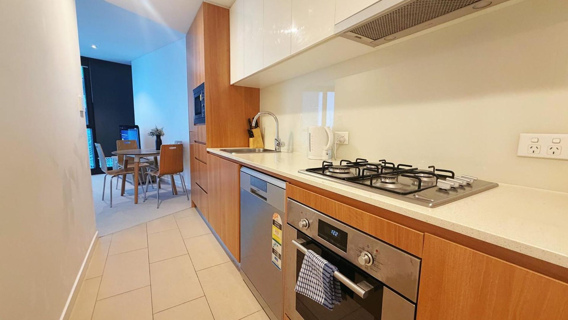 Skytower Level 10 Relaxed 2br With Access C17