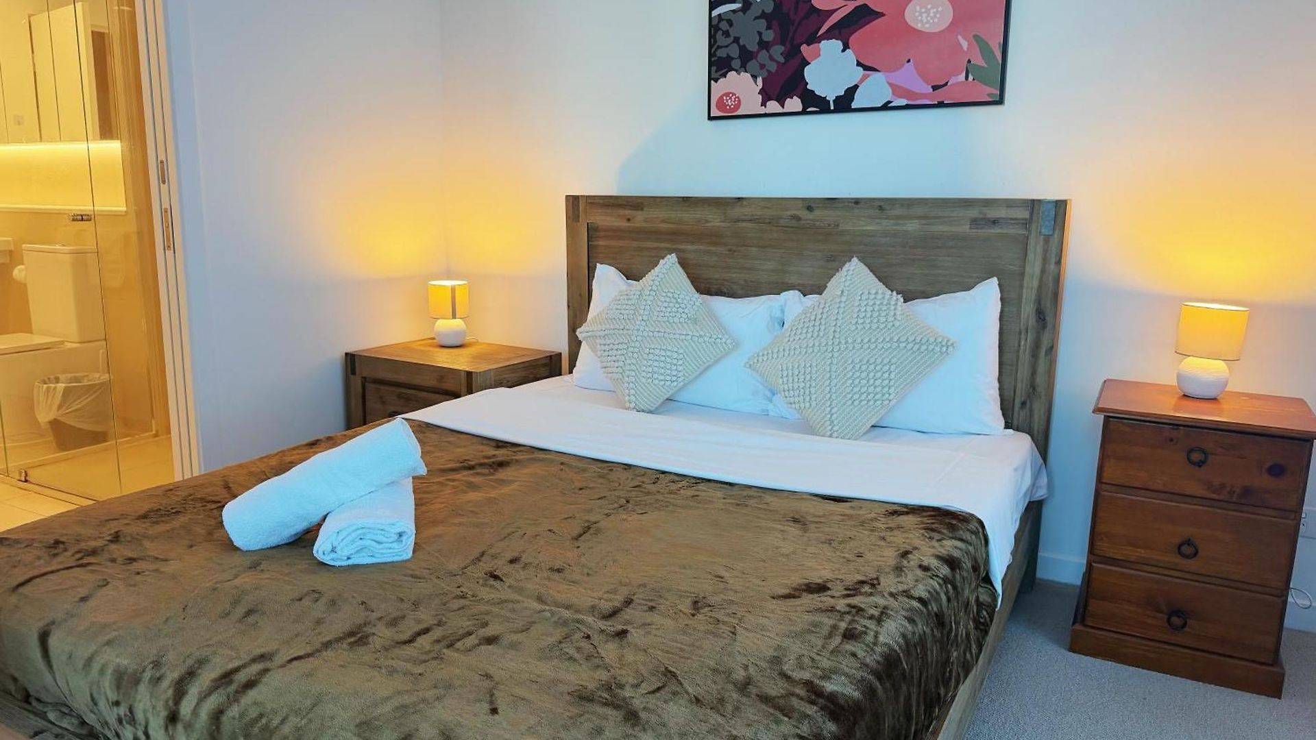 Skytower Level 10 Relaxed 2br With Access C17 Brisbane