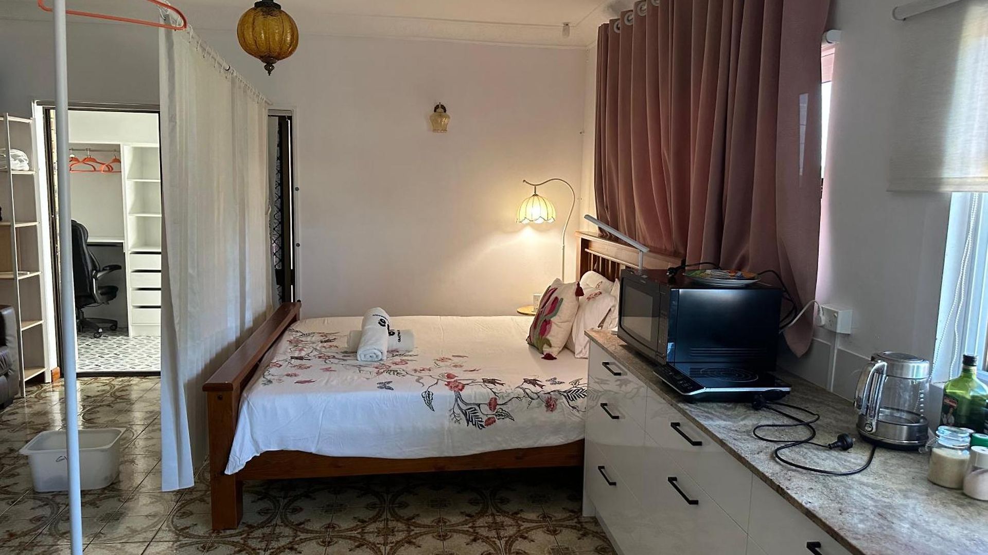 Mains Rd 超大4人带厨房卫浴办公 M1 Homestay *