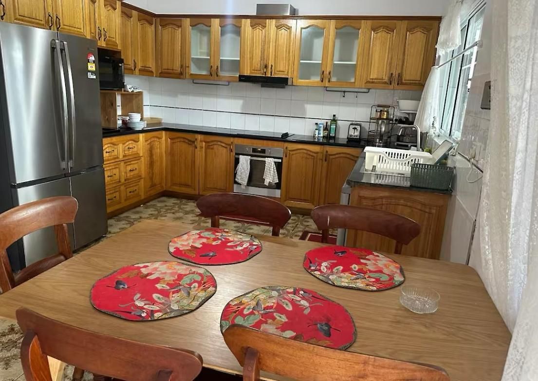 Mains Rd 超大4人带厨房卫浴办公 M1 Homestay