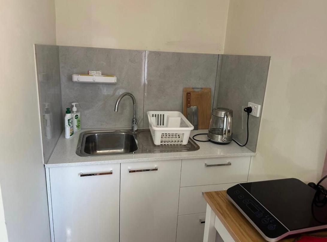 Homestay Granadilla St Queen Bed For Couple 独立附属公寓g5