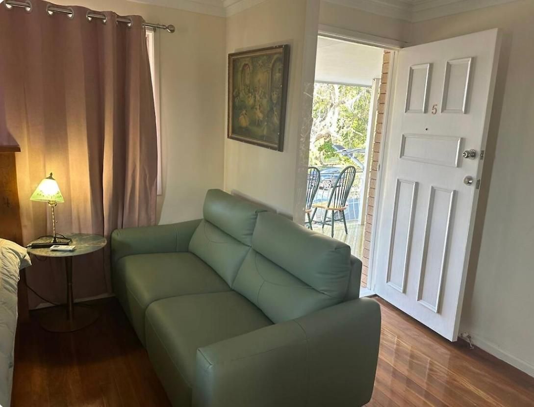 Granadilla St Queen Bed For Couple 独立附属公寓g5 *