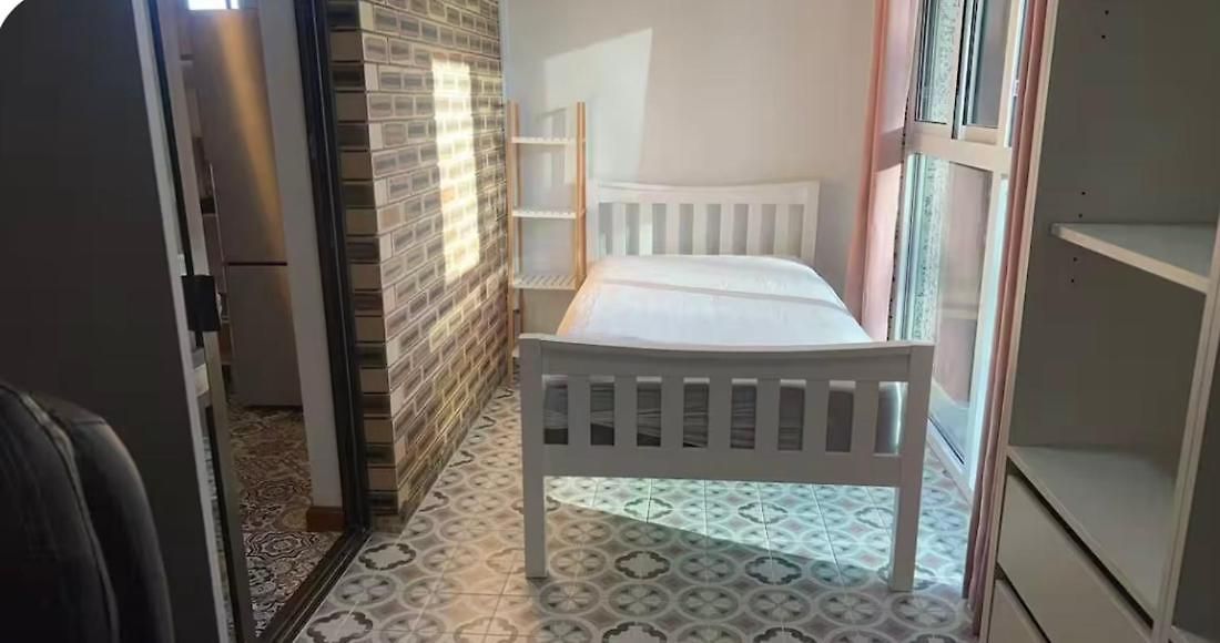 Mains Rd 带厨房卫浴泳池附属公寓m4 Homestay *