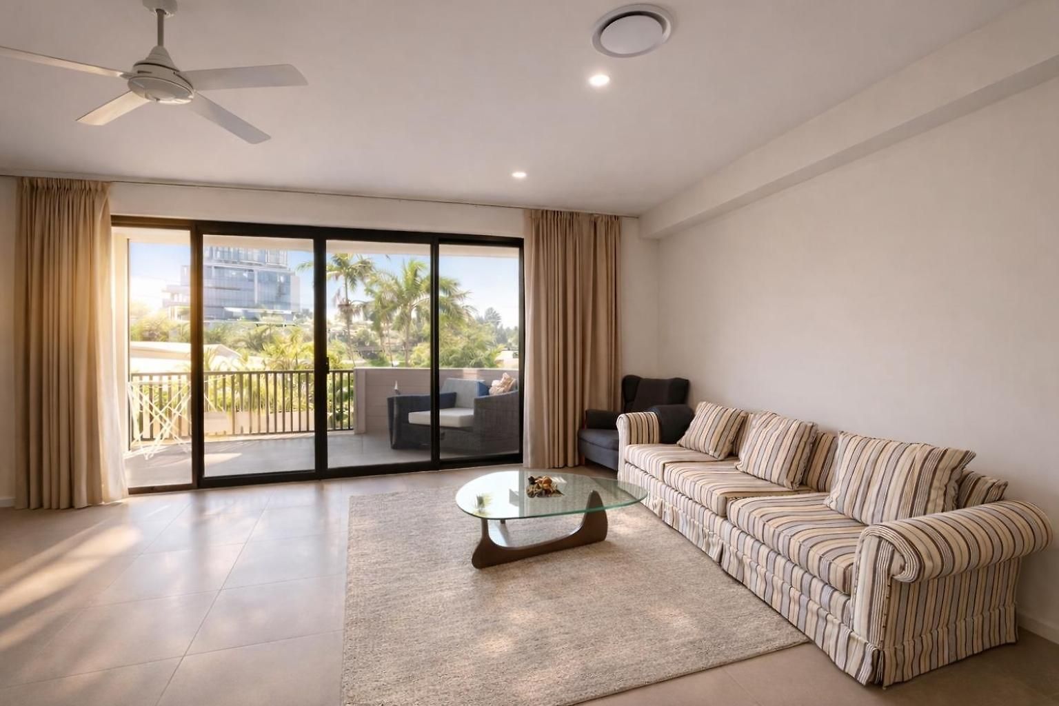 Modern 4br 3bath Duplex Near Train Station Stylish Comfortable *