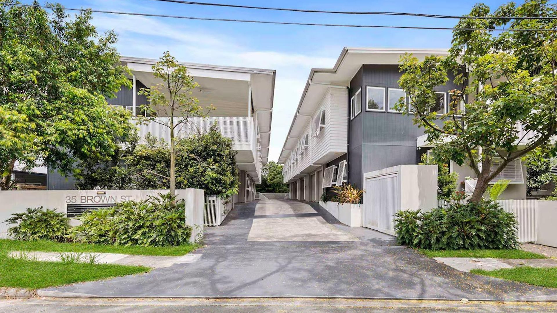 Stylish 3br Townhouse Camphill - Wifi, Parking