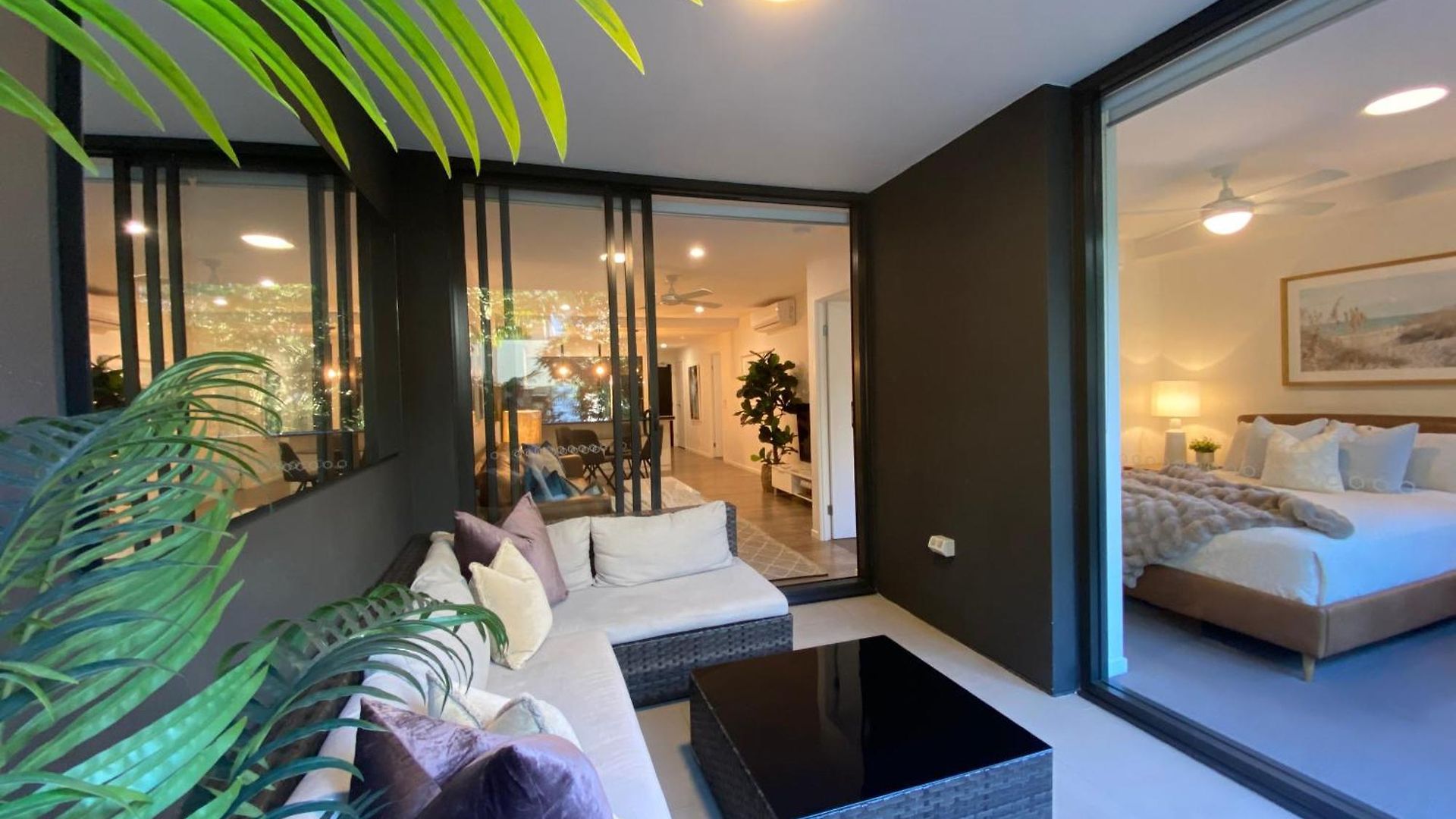 Luxe Retreat - Airport 13 Mins, Free Parking, Train, Bus, Shops & Parks Nearby Brisbane