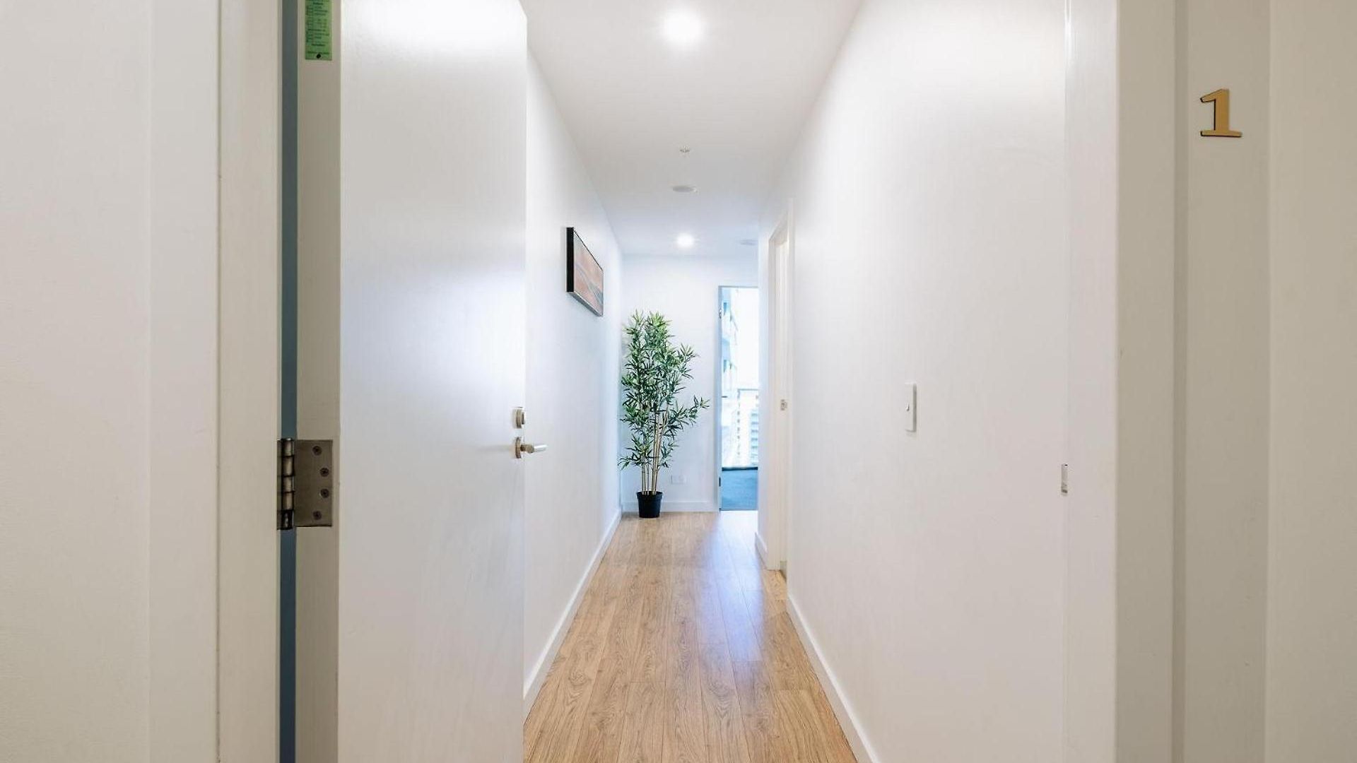 Skyline Serenity 2br With River & Views Brisbane