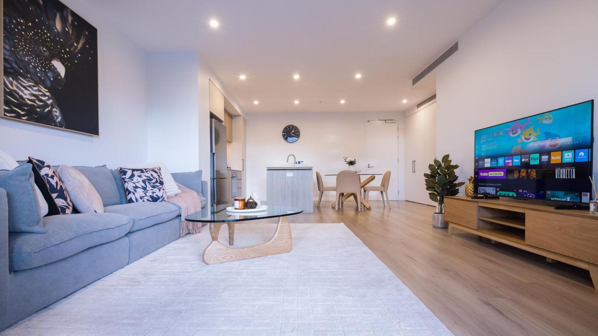 Modern Retreat-Style Apt, Stunning Rooftop Pool And River Views, Secure Park, Gym