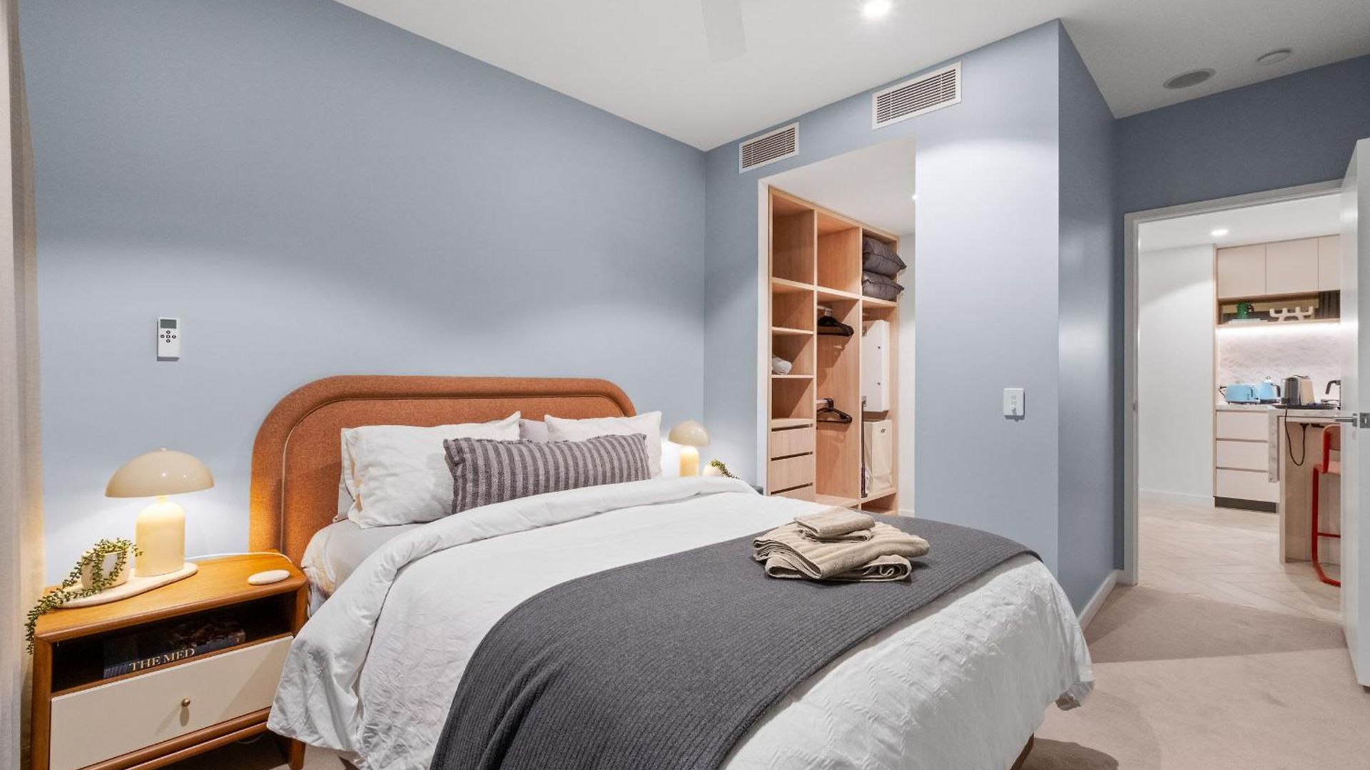 Diamonds Are Forever 1bed-1bath-parking-views Apartment