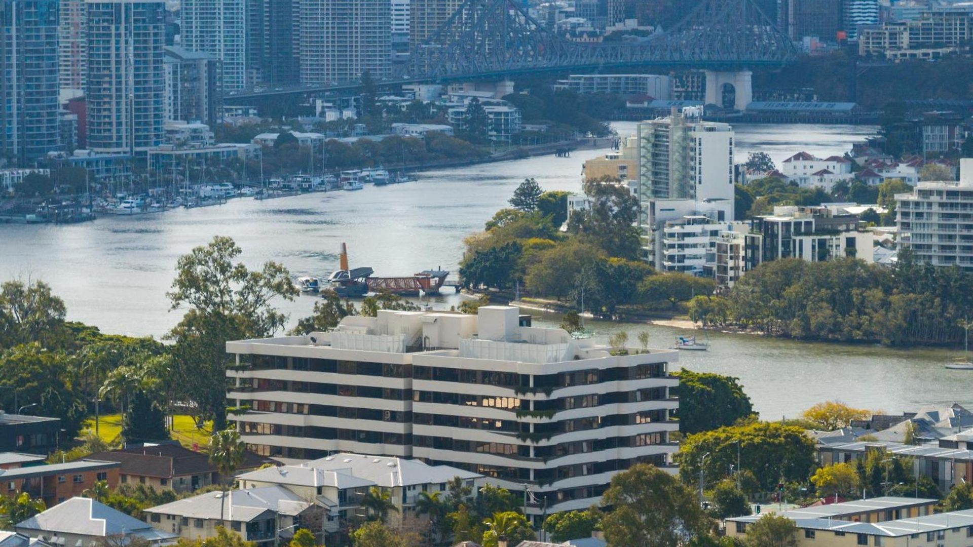 Modern Retreat-Style Apt, Stunning Rooftop Pool And River Views, Secure Park, Gym * Brisbane
