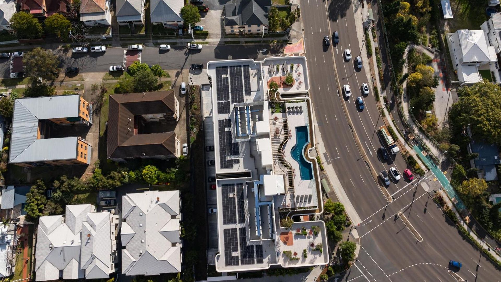 Modern Retreat-Style Apt, Stunning Rooftop Pool And River Views, Secure Park, Gym