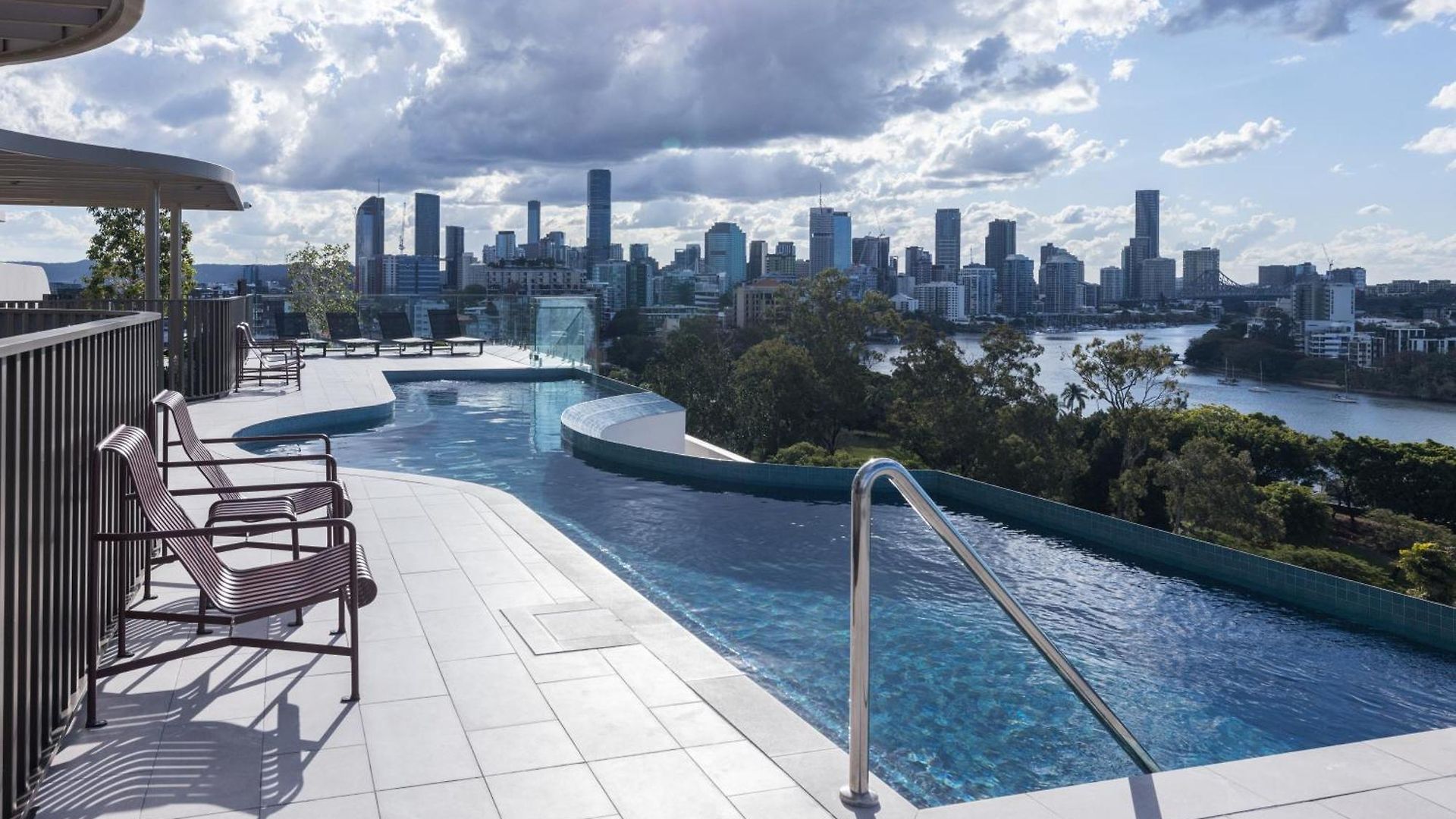 Apartment Modern Retreat-Style Apt, Stunning Rooftop Pool And River Views, Secure Park, Gym Brisbane