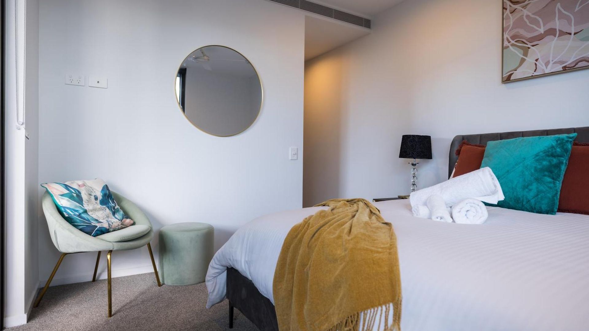 Apartment Modern Retreat-Style Apt, Stunning Rooftop Pool And River Views, Secure Park, Gym