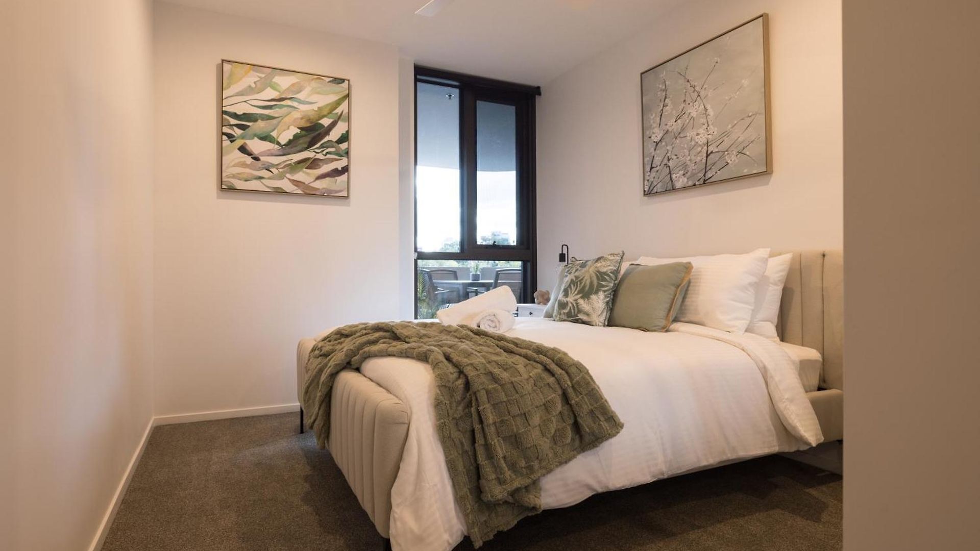 Modern Retreat-Style Apt, Stunning Rooftop Pool And River Views, Secure Park, Gym