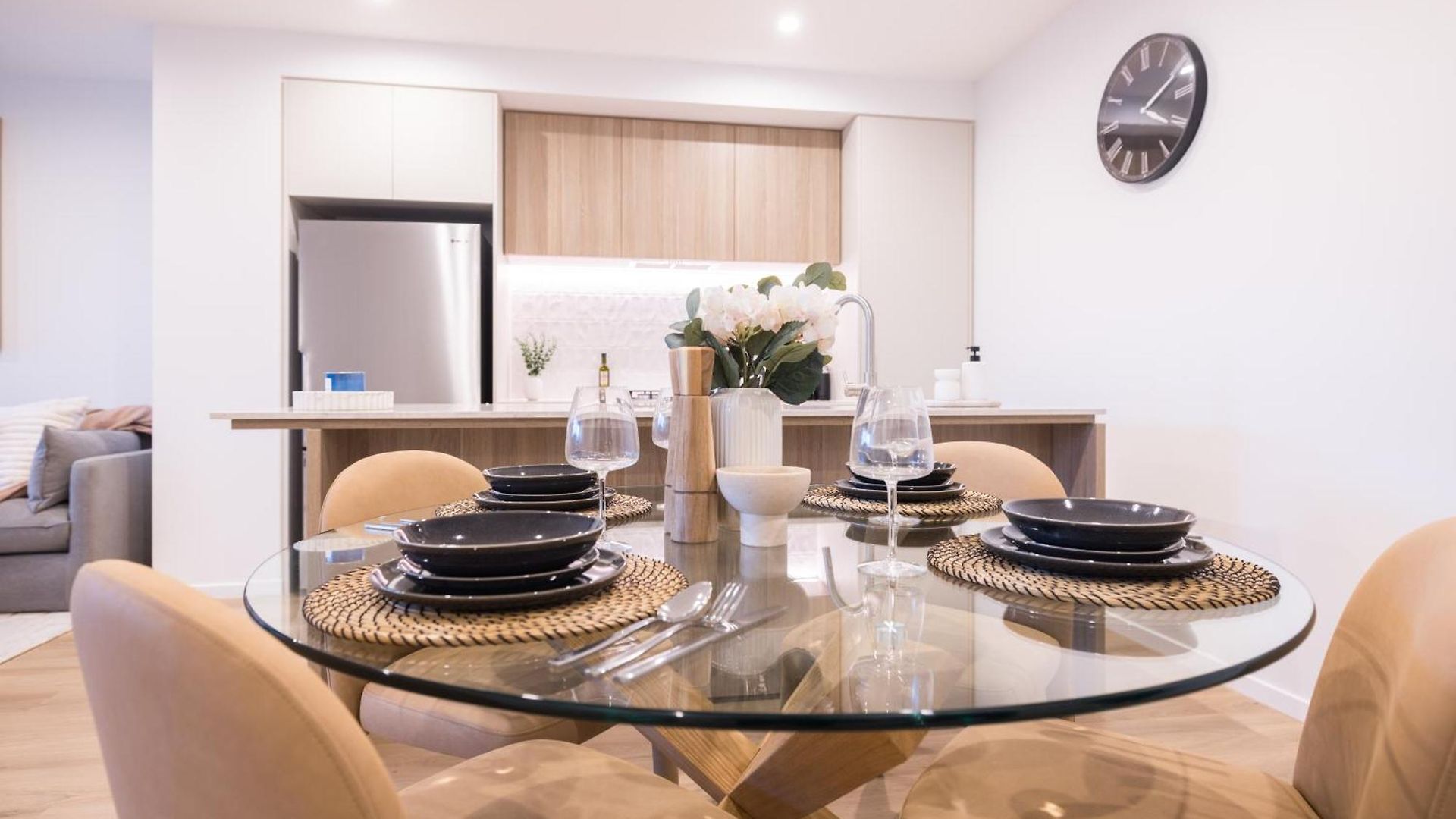 Modern Retreat-Style Apt, Stunning Rooftop Pool And River Views, Secure Park, Gym