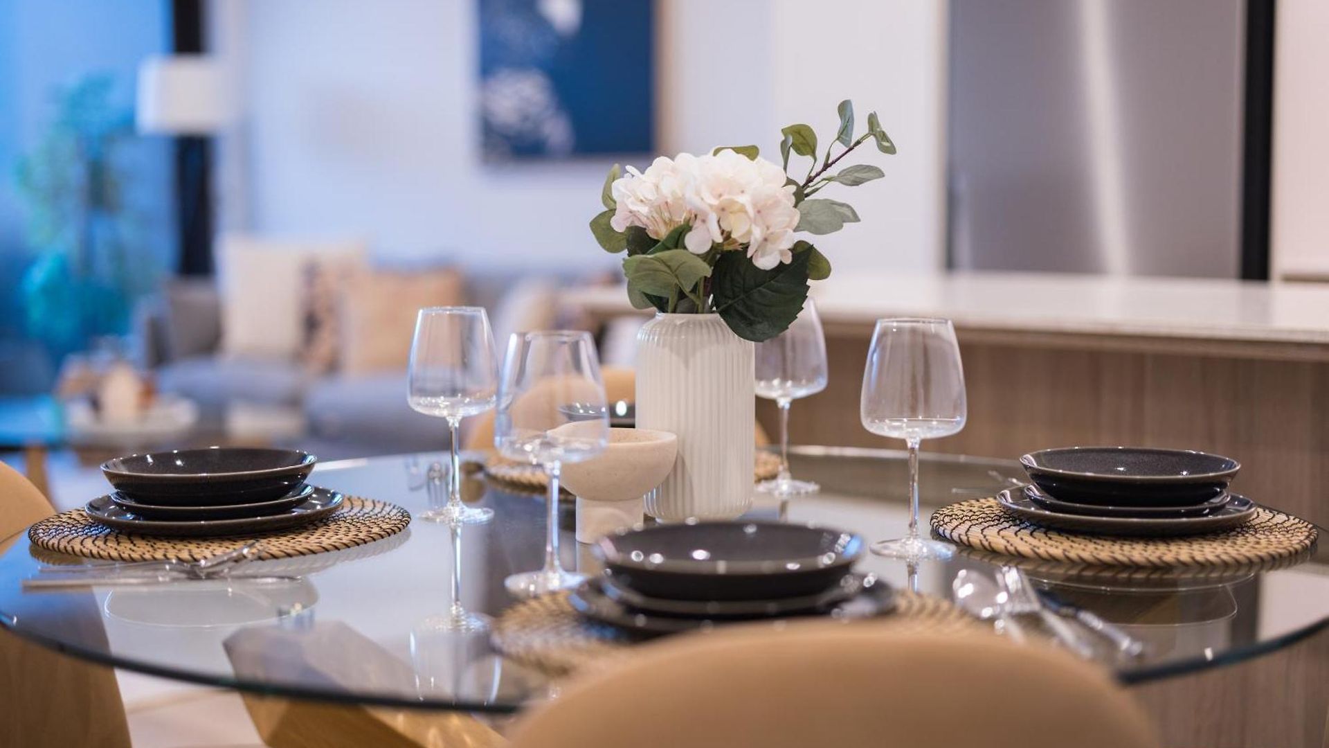 Modern Retreat-Style Apt, Stunning Rooftop Pool And River Views, Secure Park, Gym