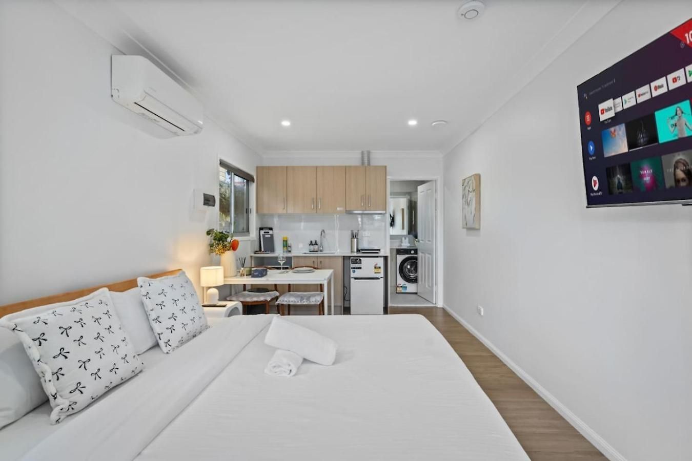 Walk To Westfield For Solo Traveler Holiday home Brisbane