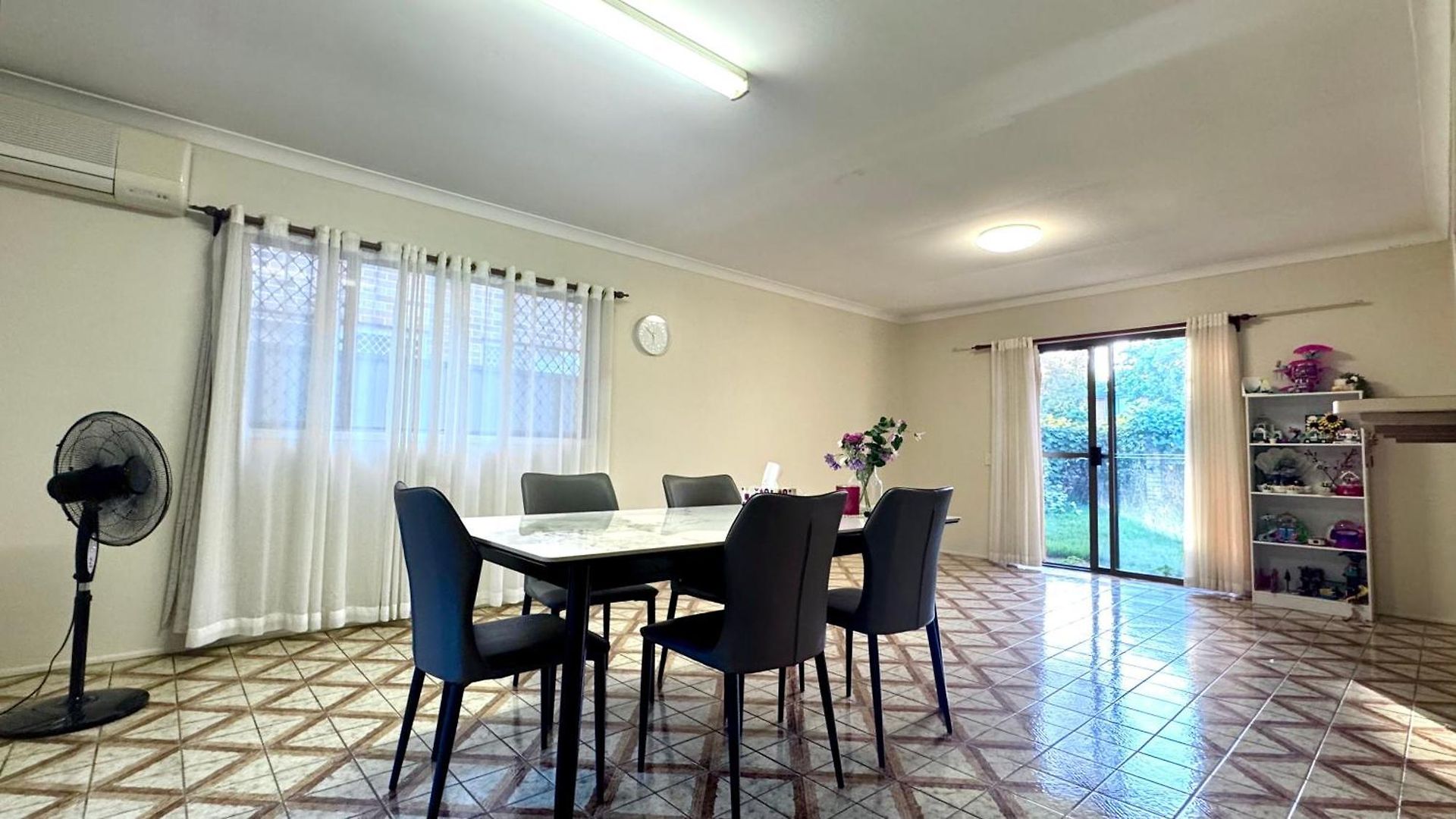 Homestay Walk To Market Square And Garden City! Macgregor
