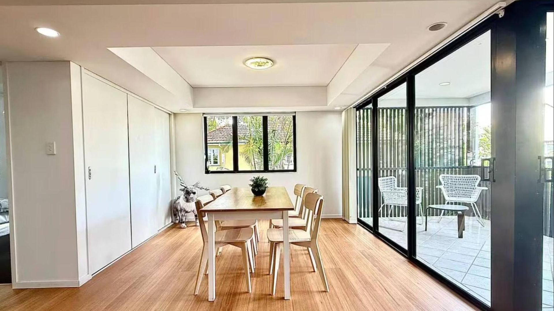Apartment 3br, 2 Baths - Stylish In Kangaroo Point *