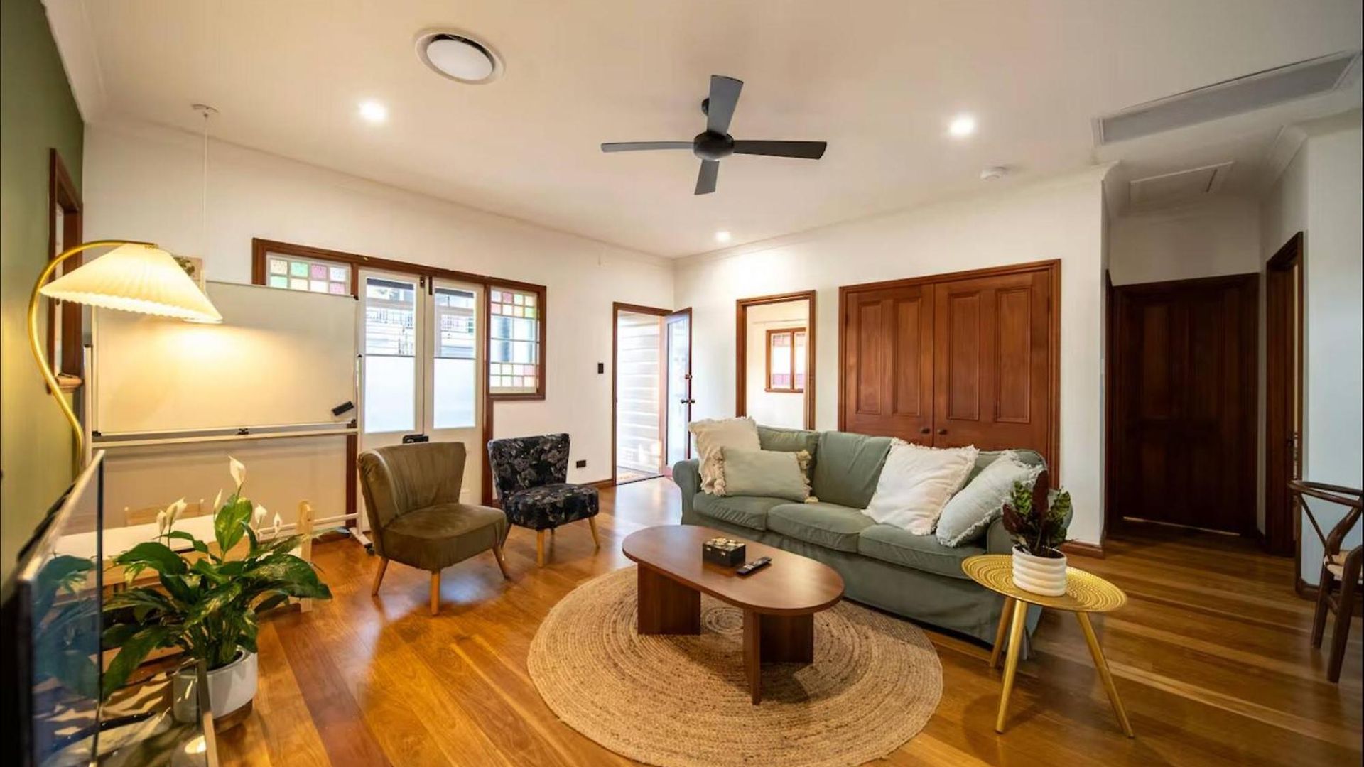 3br Charming Queenslander Mins Drive To Cbd And Gabba Stadium! Holiday home