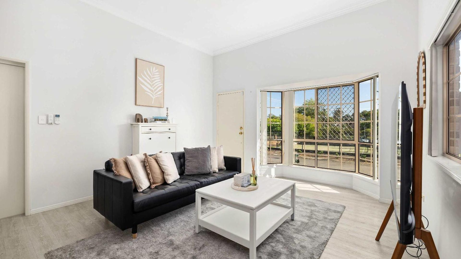 Pool & Tennis Court 3br Bright Mt Gravatt Retreat Holiday home Brisbane