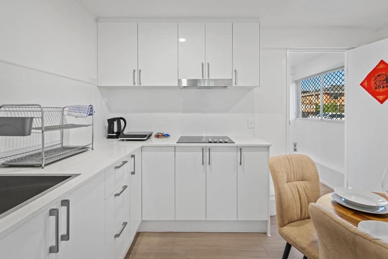 Private Bed Near Garden With Kitchen *