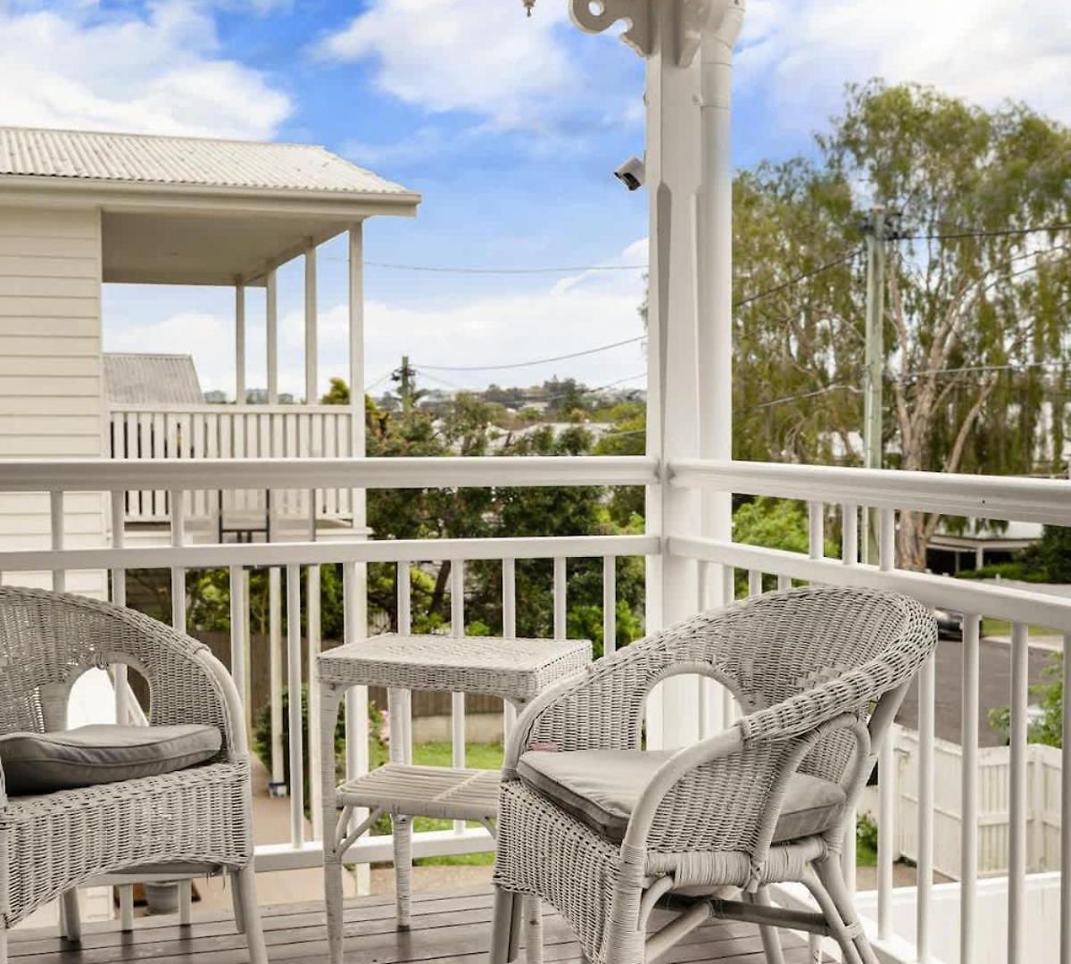 Leafy Hawthorne Haven Pool Gym & Convenience Holiday home *