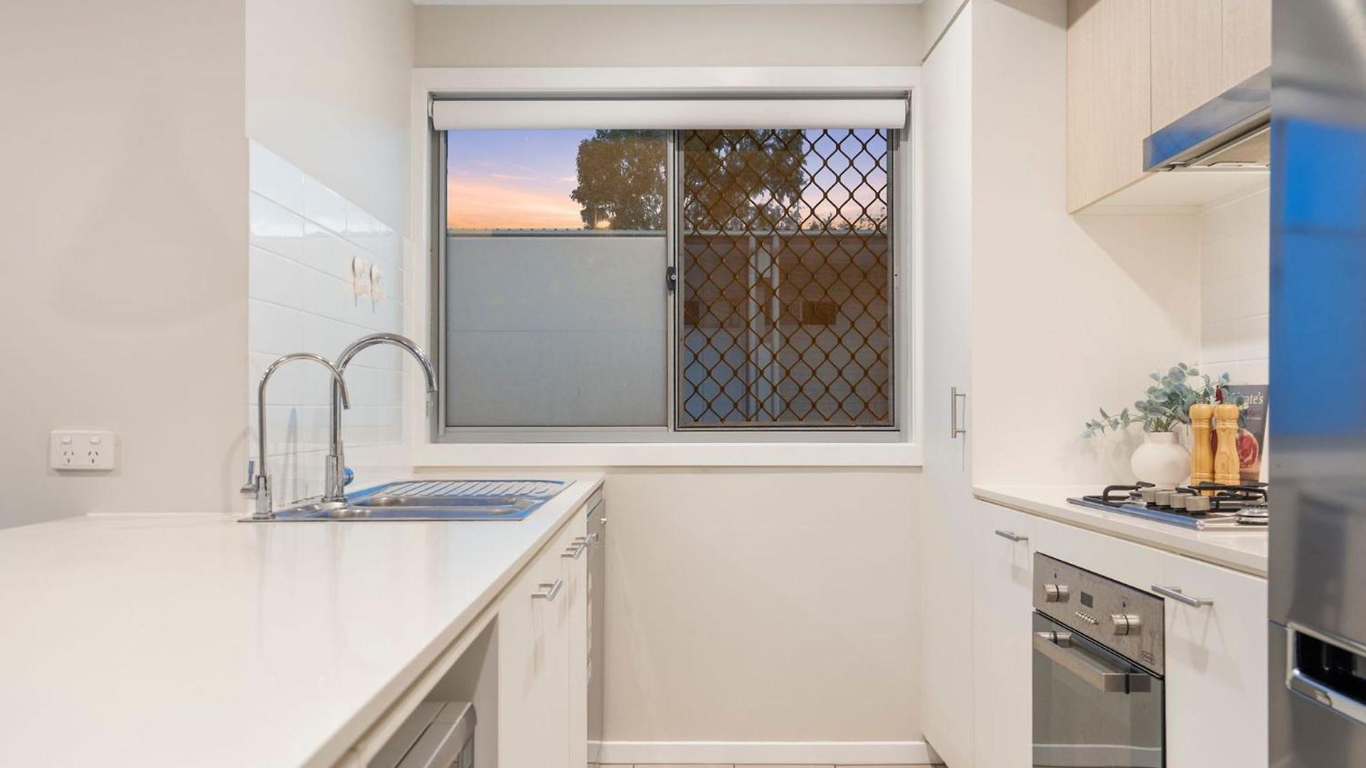 Market Square Modern Haven - Near Qeii And Griffith Uni Homestay Brisbane