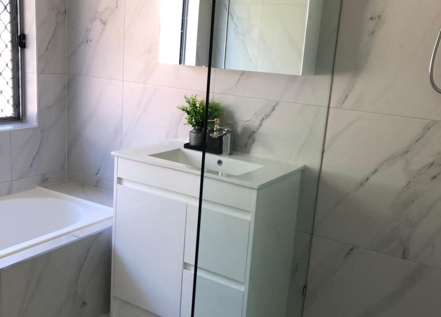 3 Bedroom Fully Renovated Away From * Brisbane