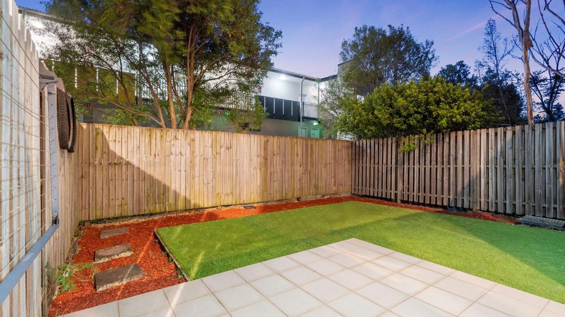 Market Square Modern Haven - Near Qeii And Griffith Uni Homestay *