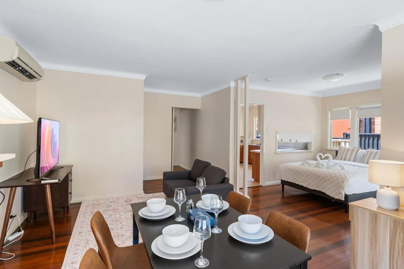 Warm And Cozy Retreat Near Shops And Transport Holiday home Brisbane