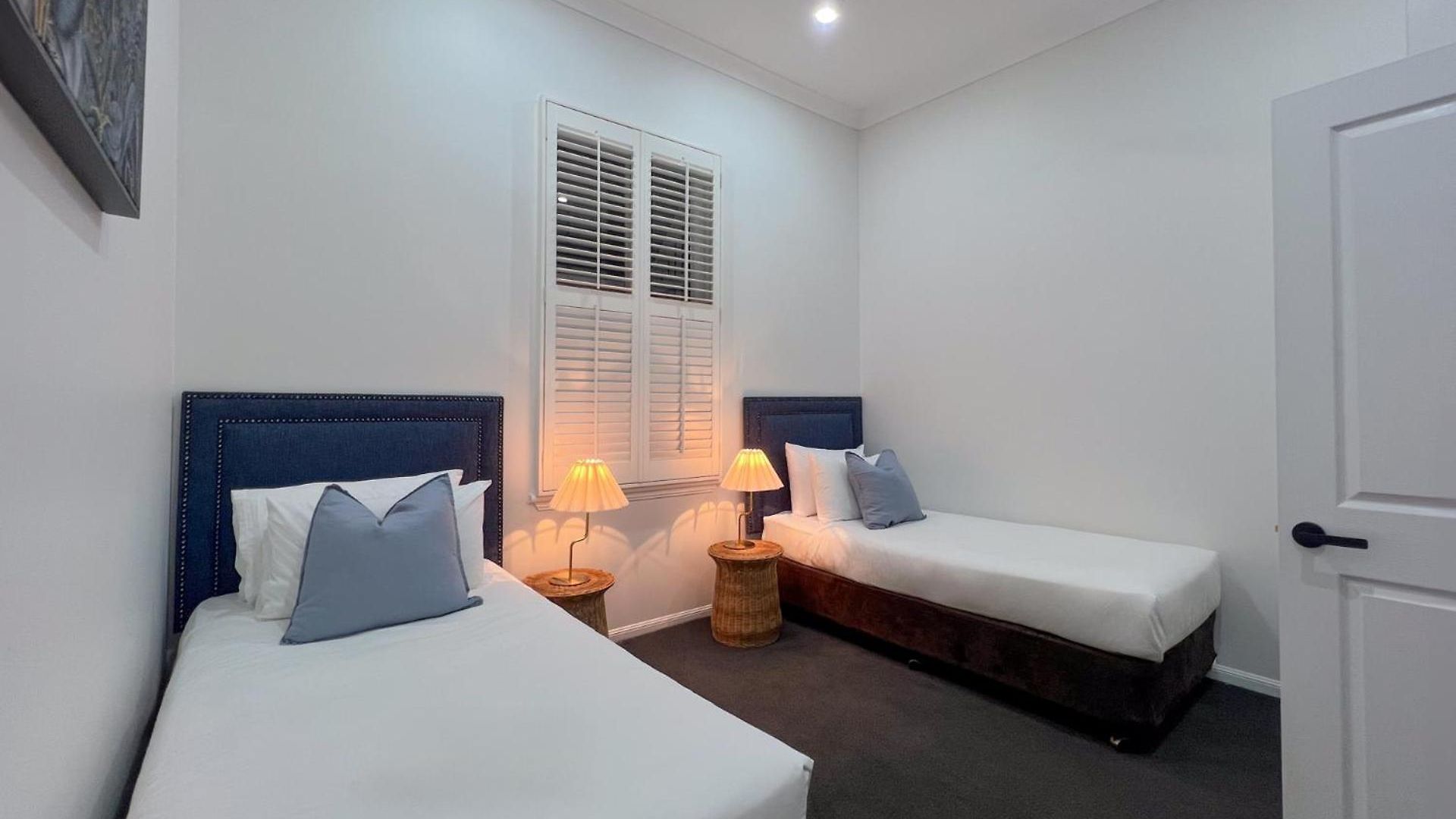 4bdr Queenslander With Pool Near Manly Esplanade