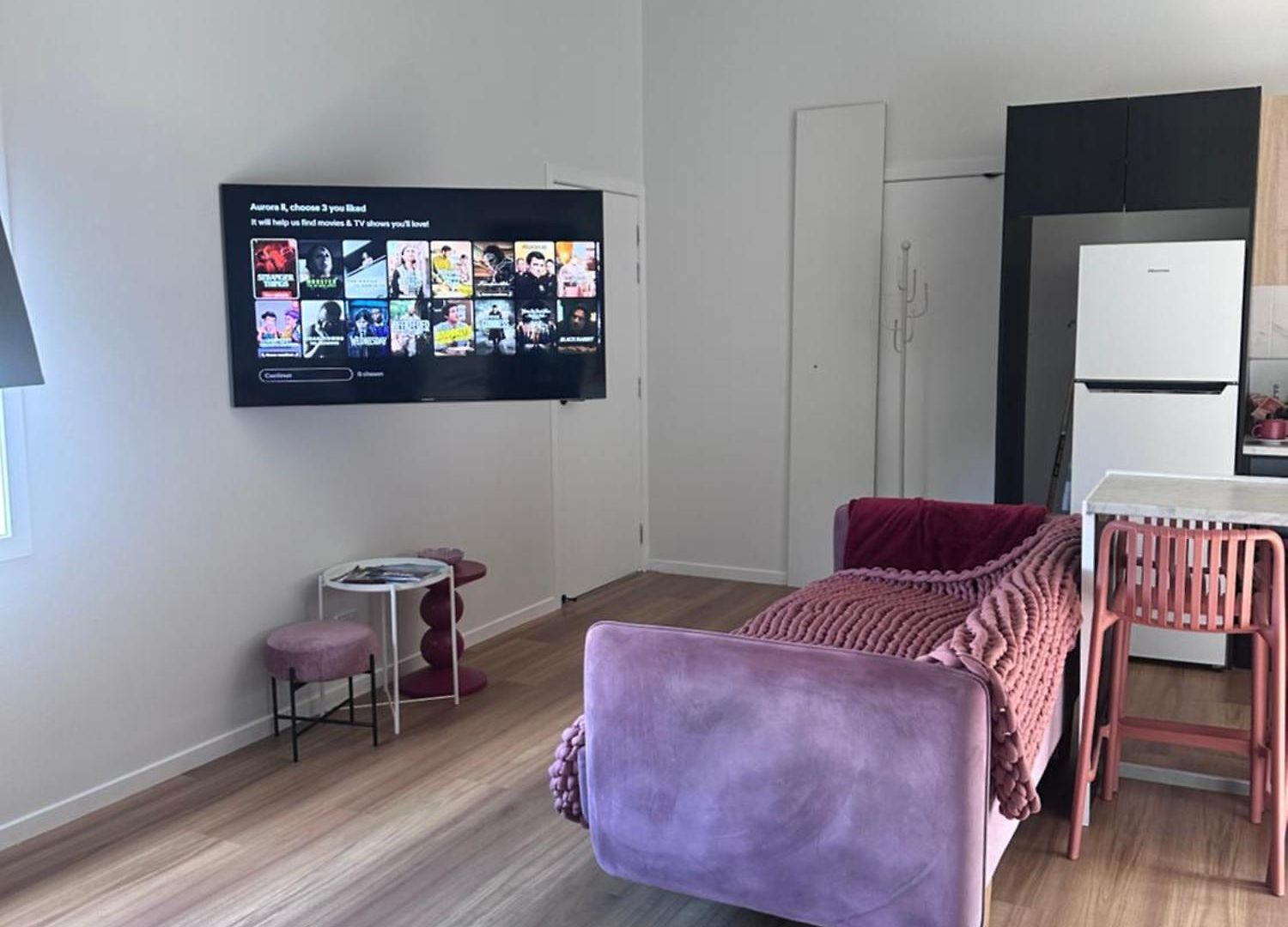 Guest house Cherrie & Court Yard Private Pet Friendly Free Parking 3*