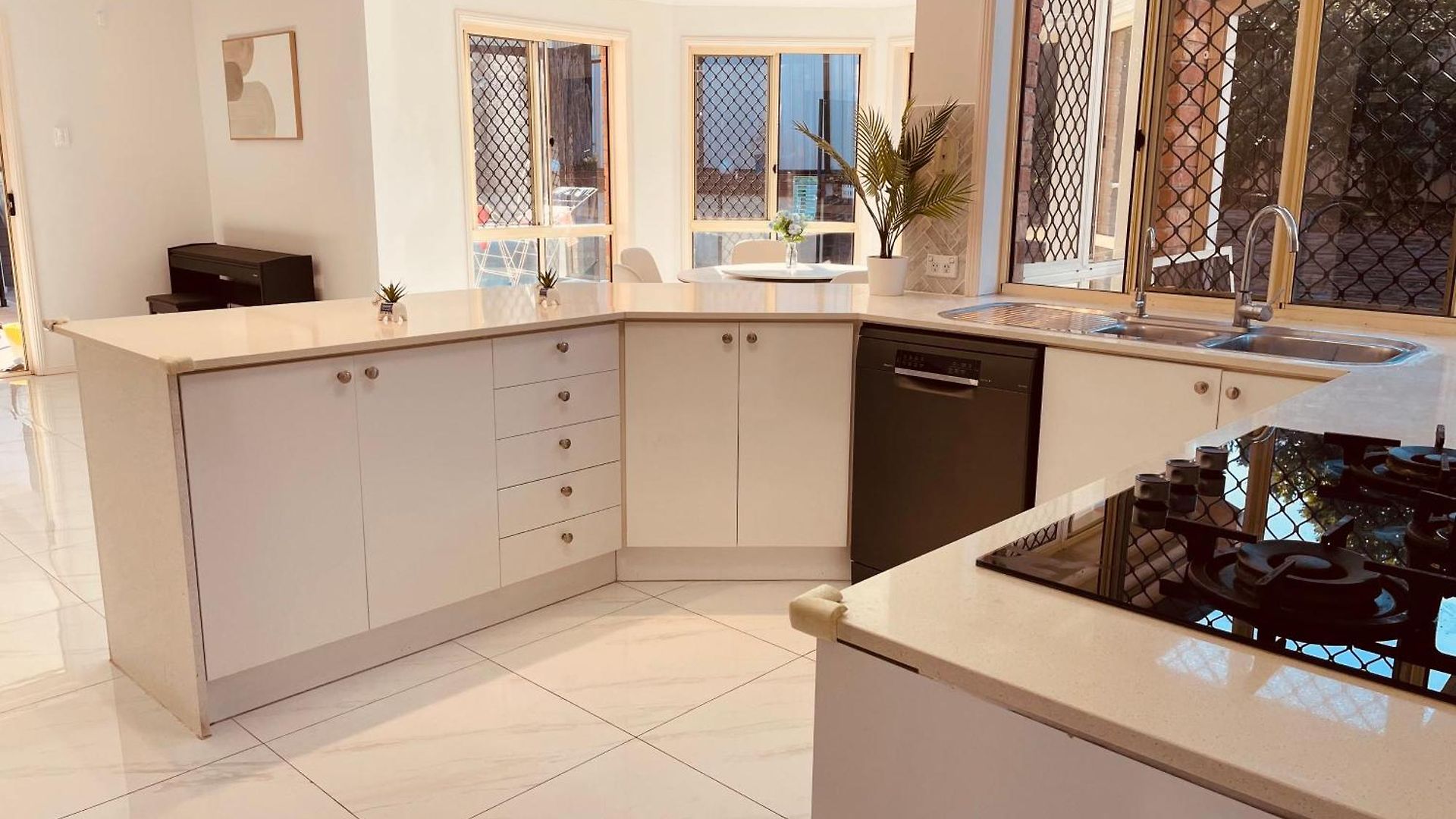 Carindale Family Home, Private Pool, Leisure Brisbane