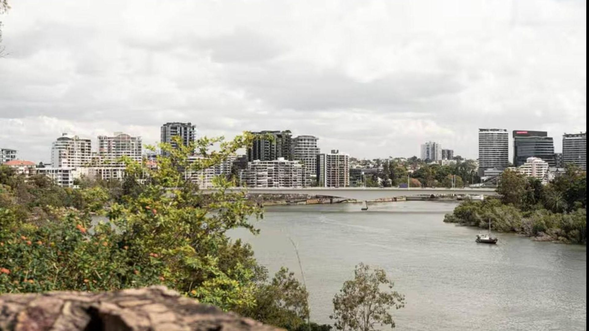 Apartment 3br, 2 Baths - Stylish In Kangaroo Point *