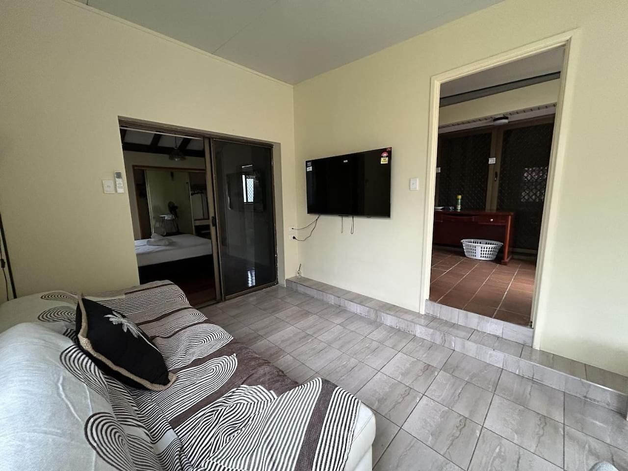 Cozy 1br Flat In Sunnybank Solo And Couple Travelers Holiday home