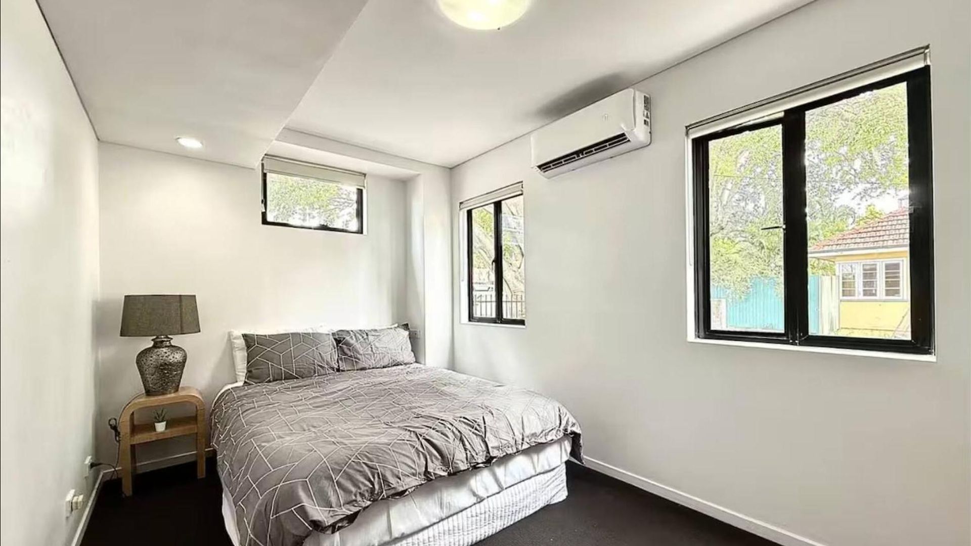 3br, 2 Baths - Stylish In Kangaroo Point Brisbane