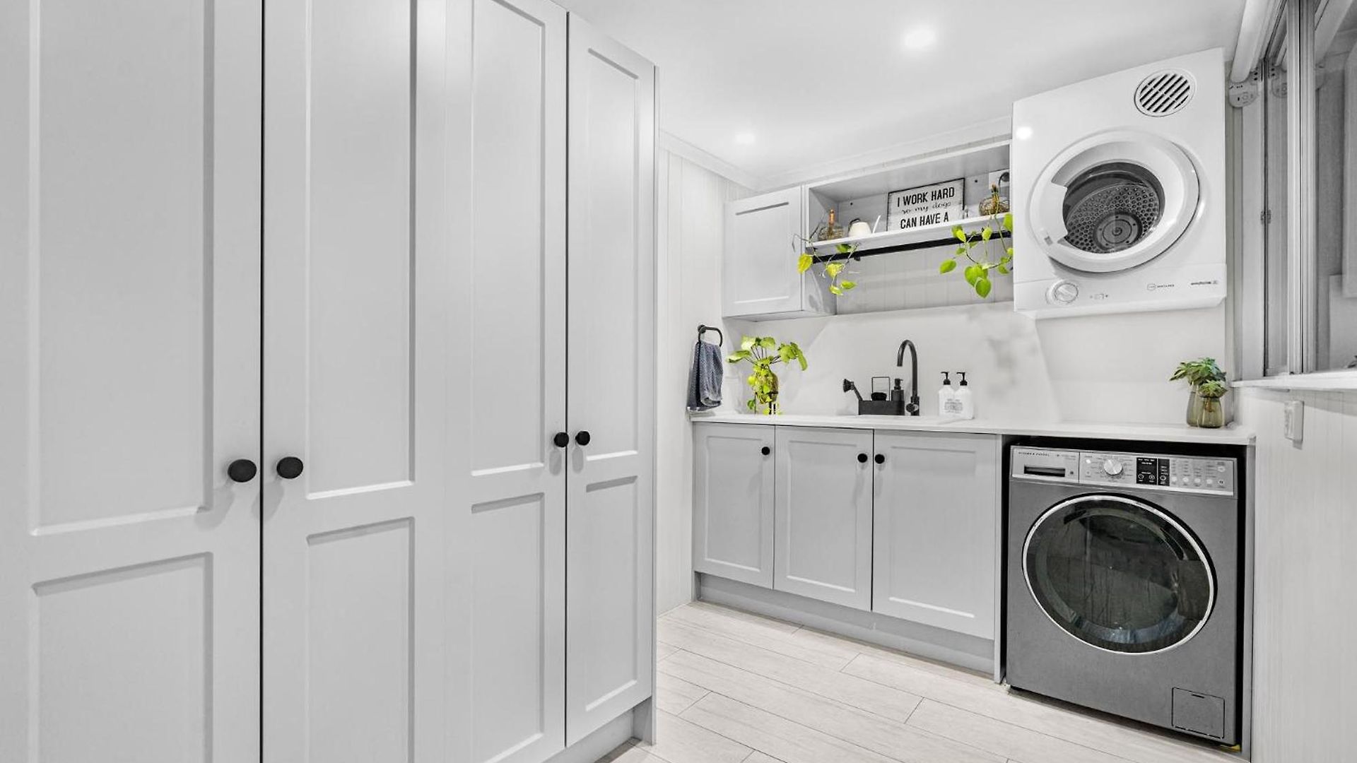 4bdr Queenslander With Pool Near Manly Esplanade * Brisbane
