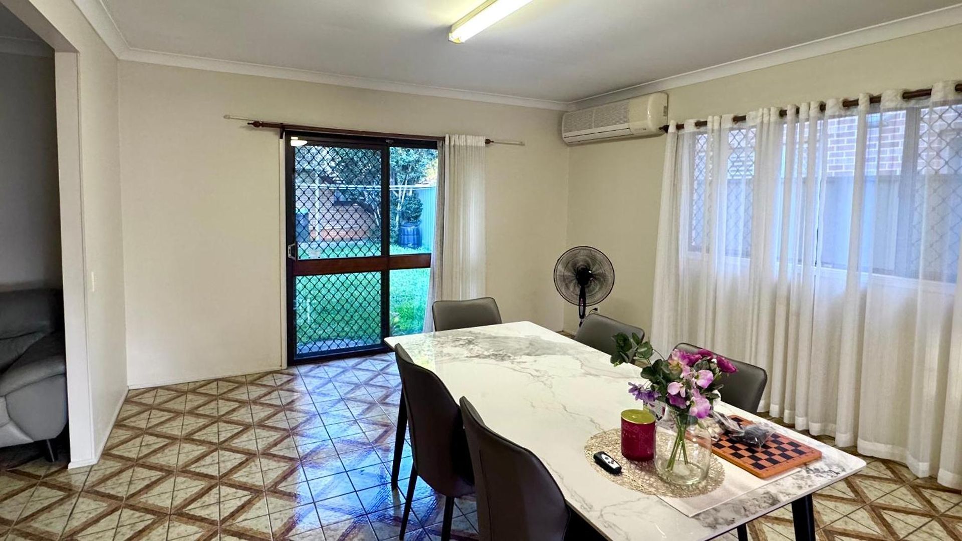 Walk To Market Square And Garden City! Macgregor *