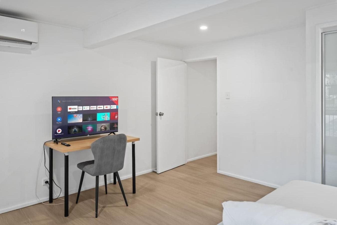 Self Contained Perfect For Solo Travelers Brisbane