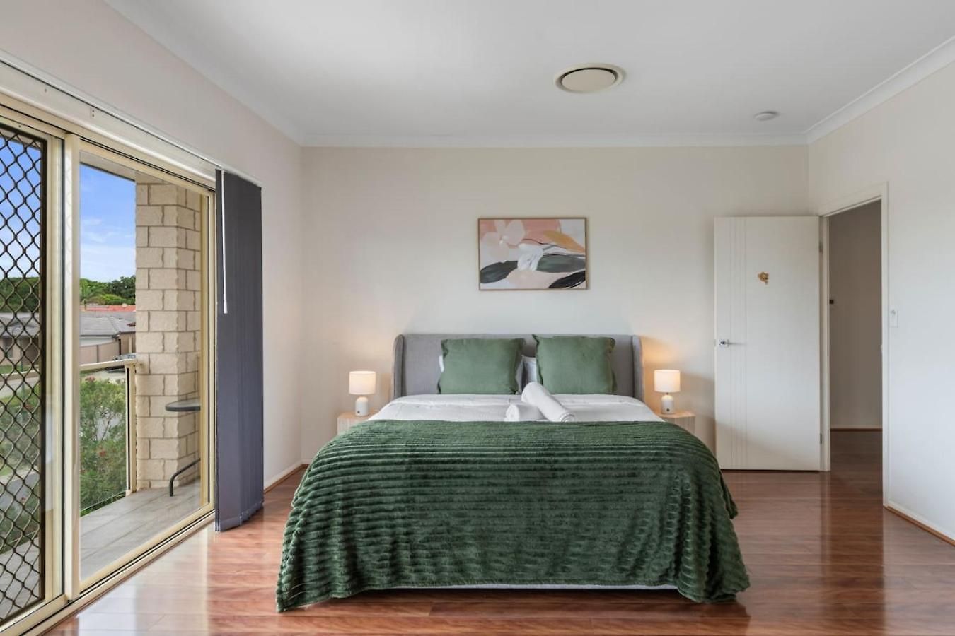 Spacious 4br Family In Inala Quiet Street Holiday home