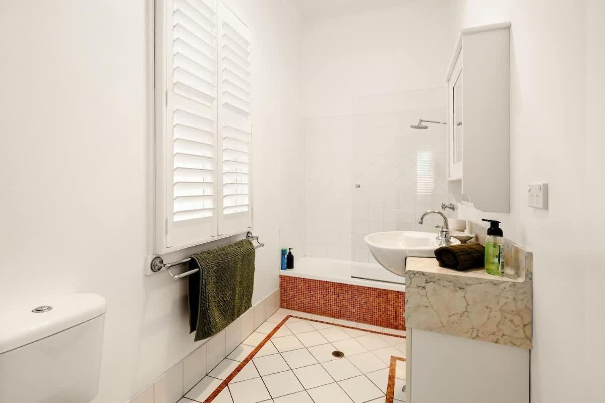 Holiday home Leafy Hawthorne Haven Pool Gym & Convenience *