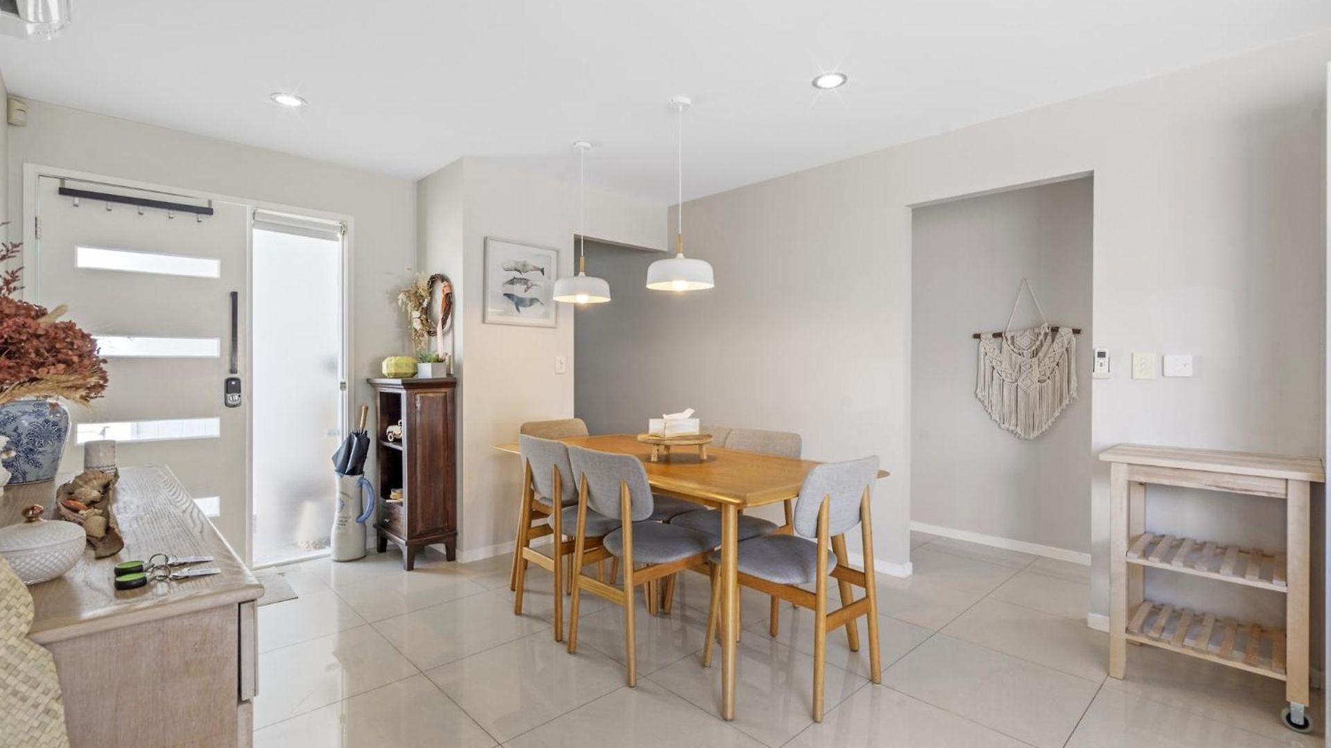 Spacious 4-bed House With Secure Parking *
