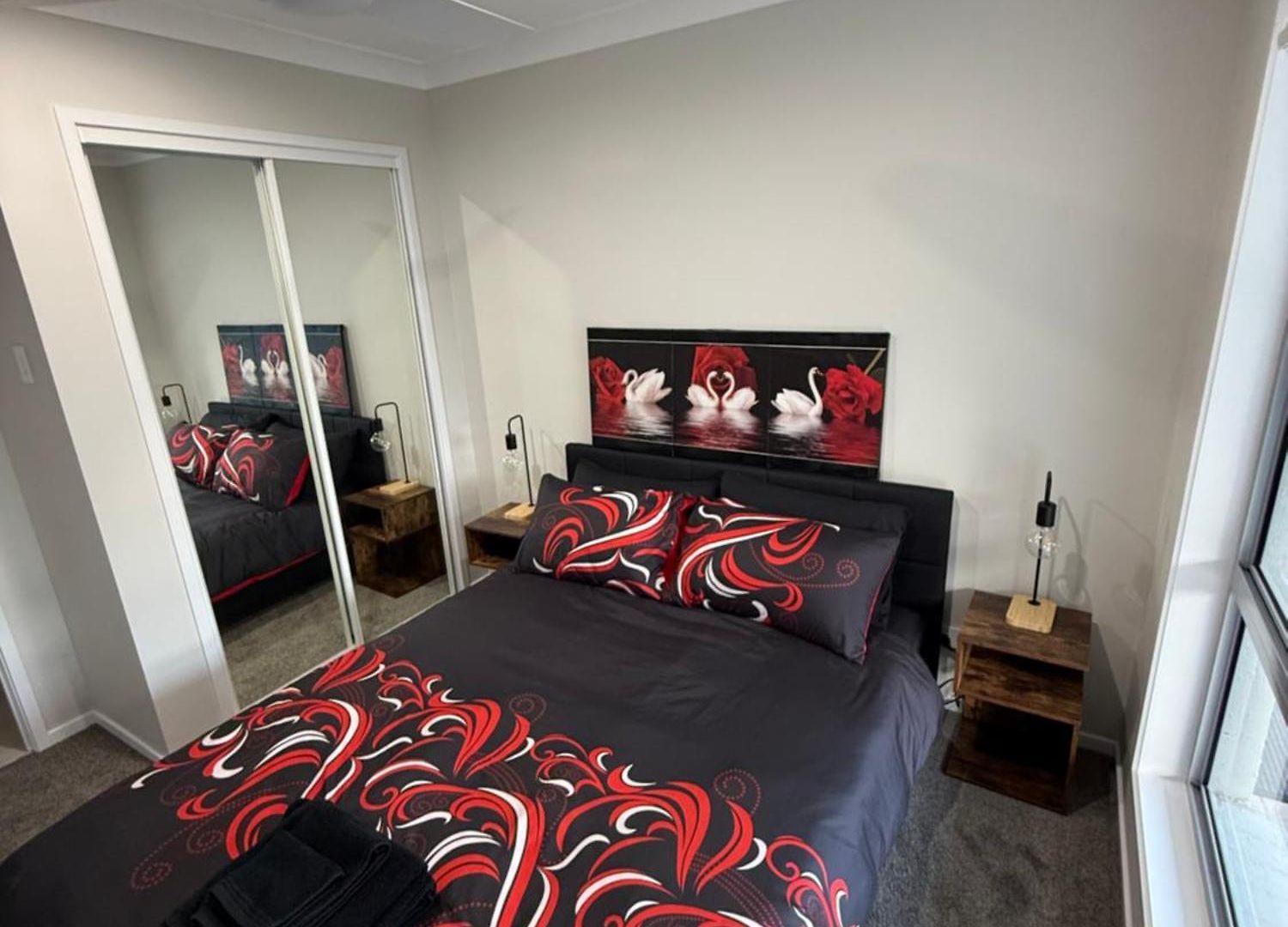 3 Bedroom Fully Renovated Away From Holiday home *