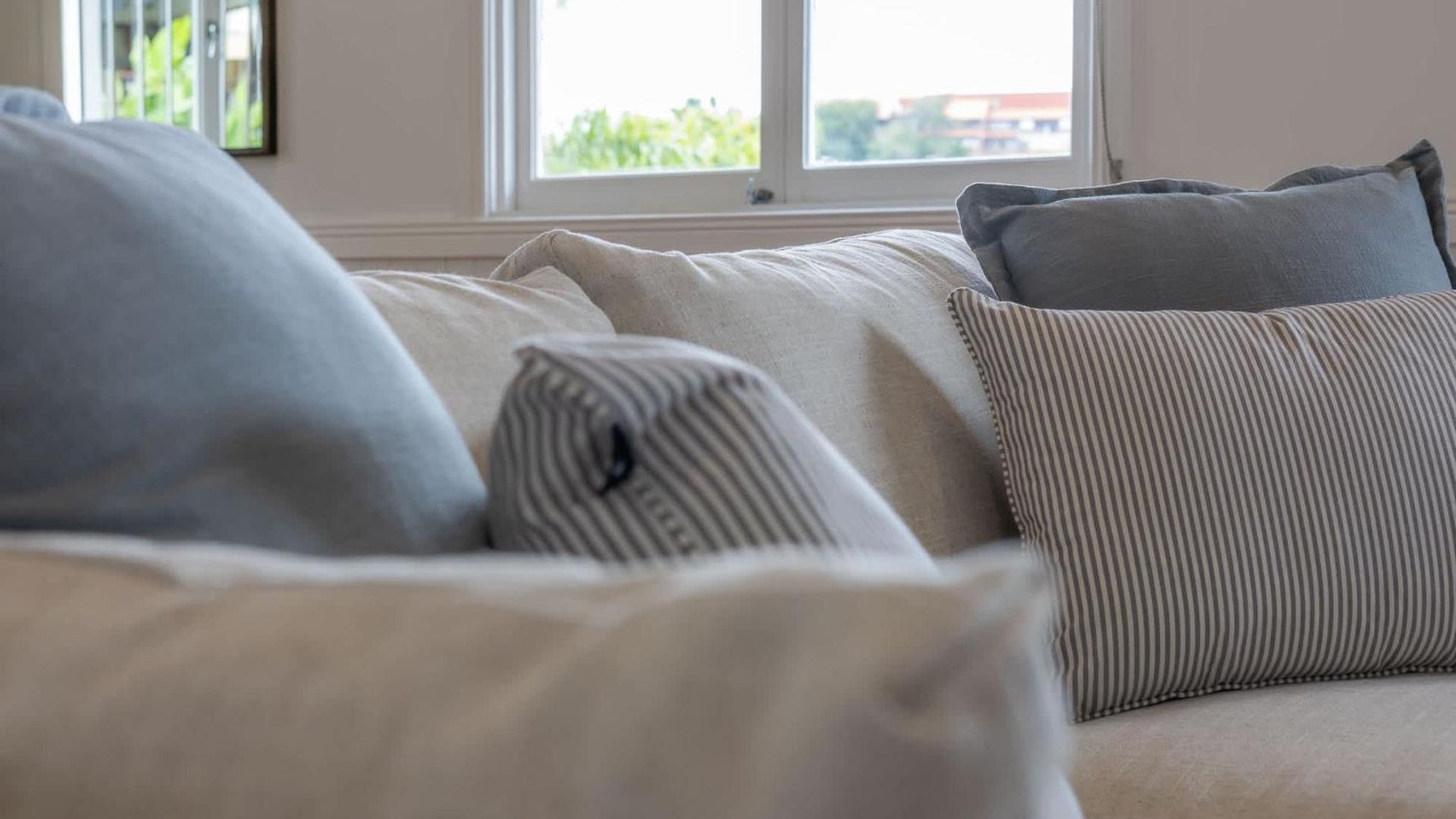 4 Bed Queenslander Views Walk To Suncorp Deck + Parking Holiday home Brisbane