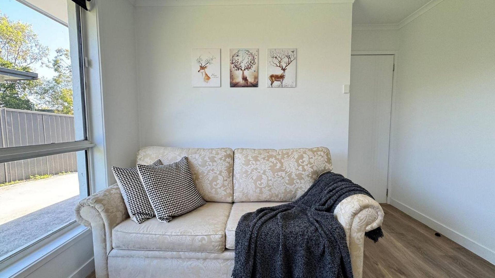 In Belmont | Easy To & Airport