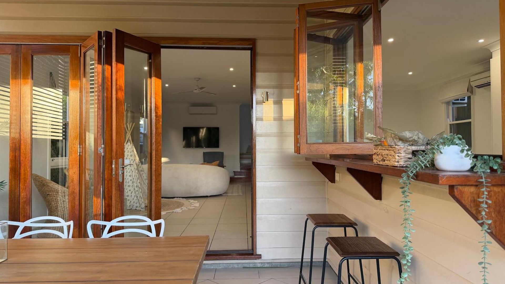East Federation-style Pool * Brisbane
