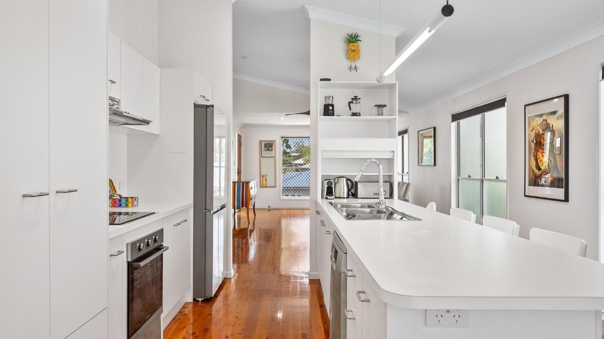 Bright 3-bed In Leafy Annerley Holiday home *