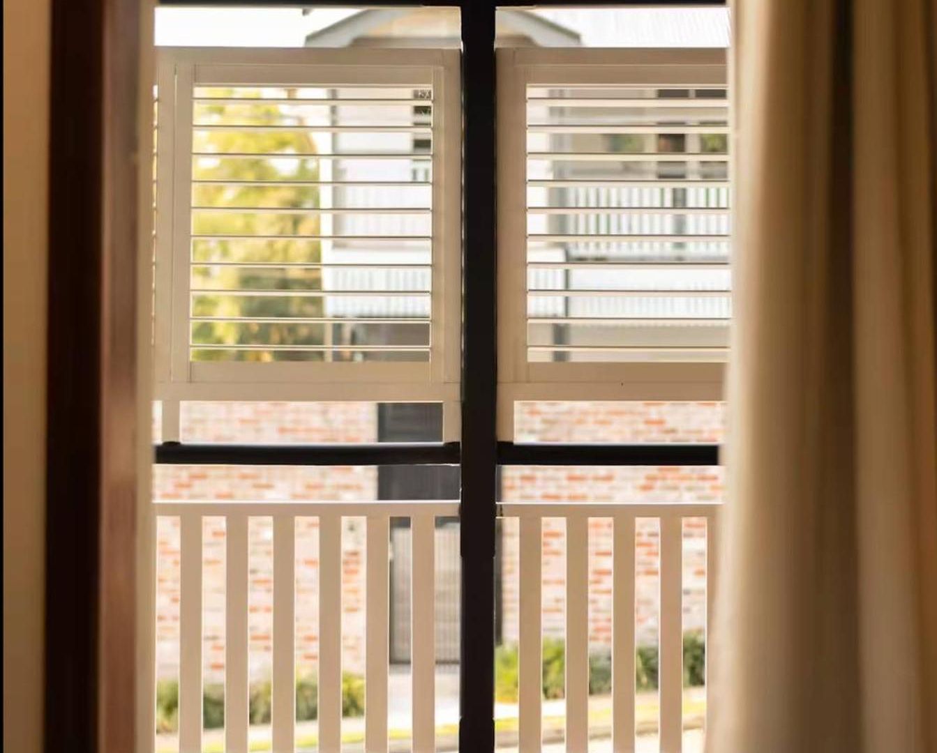 3br Charming Queenslander Mins Drive To Cbd And Gabba Stadium! *